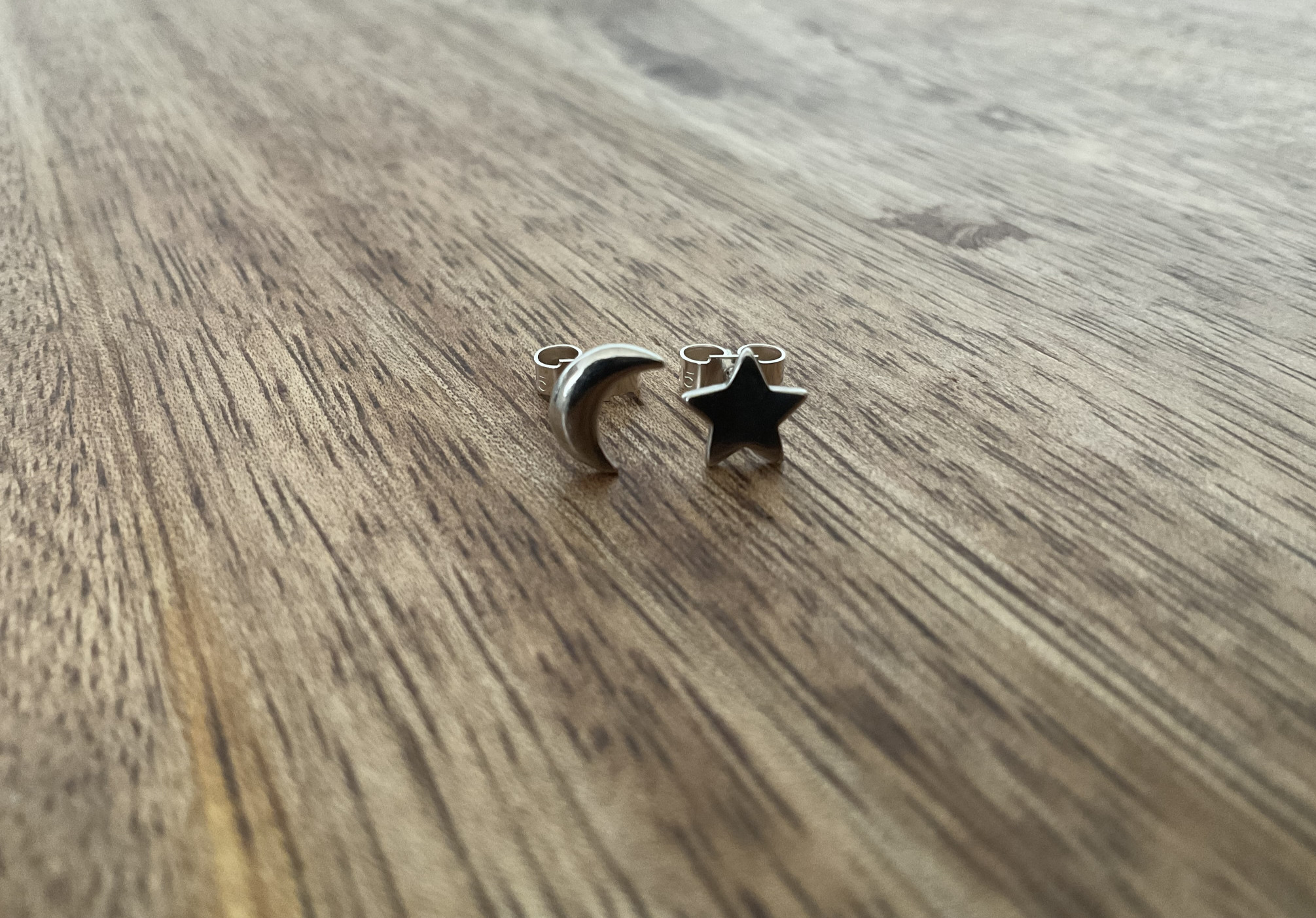 Moon & Star Silver Stud Earrings - Click Image to Close